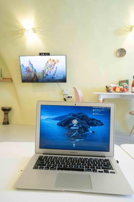 Santorini Oasis- Cave House Villa Fíra Kültér fotó