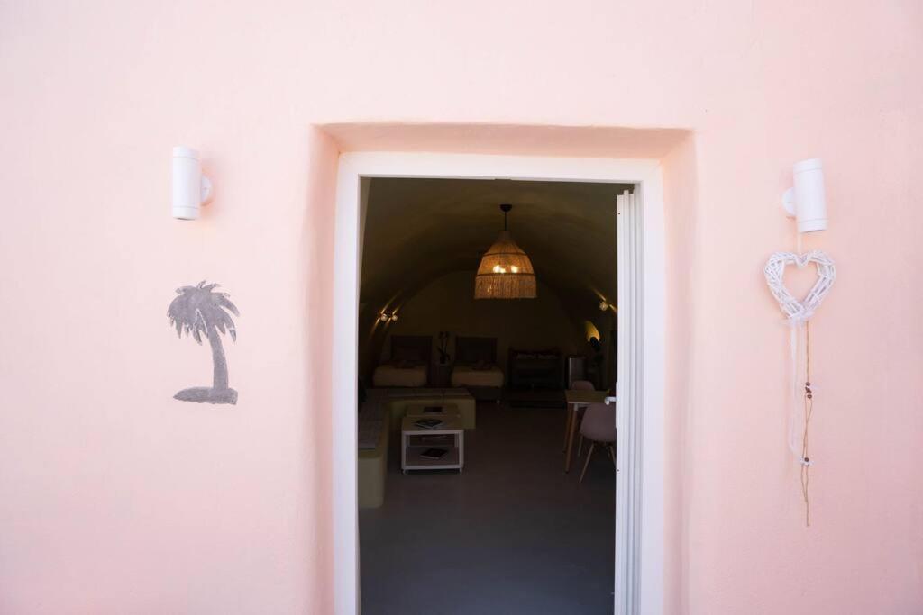 Santorini Oasis- Cave House Villa Fíra Kültér fotó