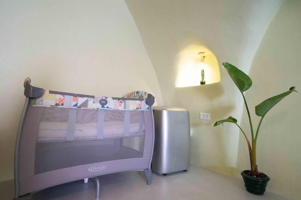 Santorini Oasis- Cave House Villa Fíra Kültér fotó
