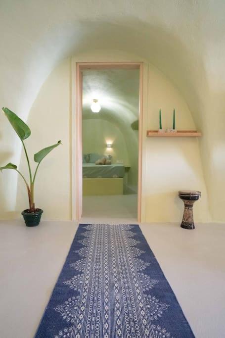 Santorini Oasis- Cave House Villa Fíra Kültér fotó